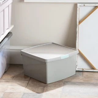 B&M Waffle Clip Box 25.5L - Grey 6 B&M Waffle Clip Box 25.5L - Grey - Image 4