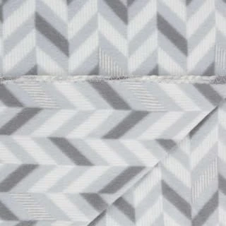 Simply Grey & Geo Print Polar Fleece Throw 2pk 6 Simply Grey & Geo Print Polar Fleece Throw 2pk - Image 4